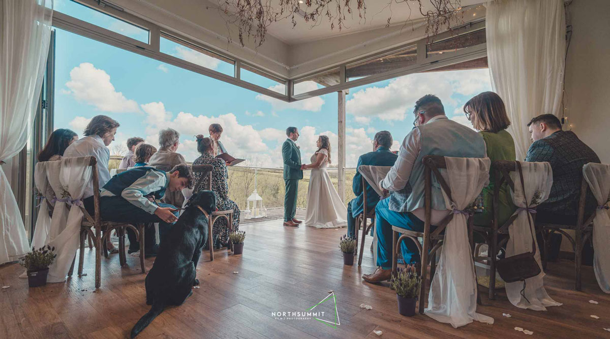 Small winter wedding ceremony in The Nest